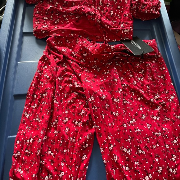 Plt 2 piece - Picture 2 of 2